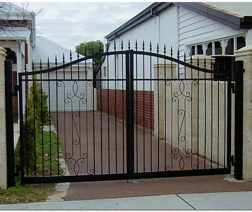 Кованные ворота для дома и
